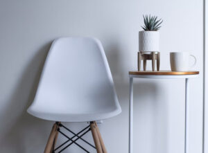 jenis kursi kantor yang estetik dan simple