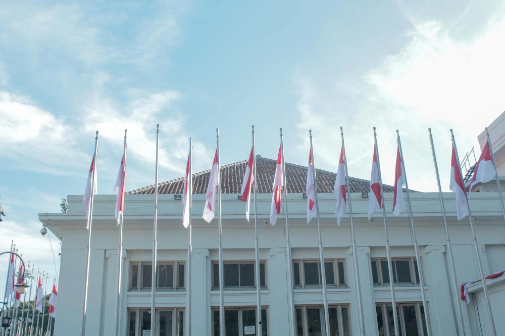 Panduan Lengkap: Jenis Bahan dan Ukuran Bendera Kantor yang Tepat!