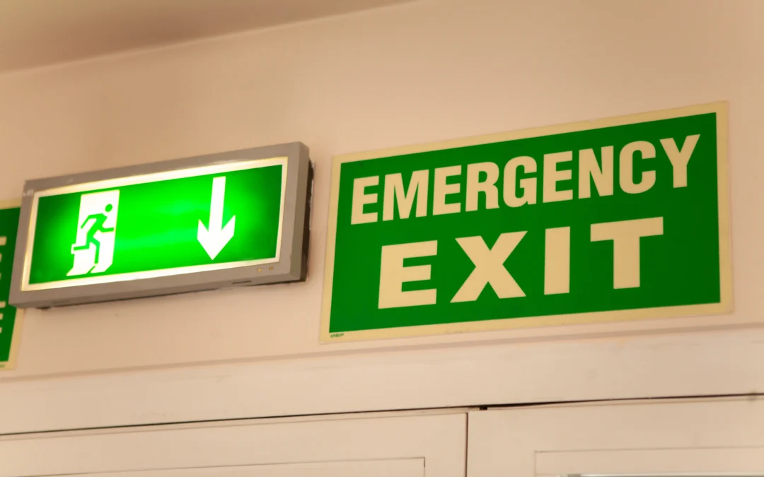 Emergency Exit Sign: Pengertian, Fungsi, Jenis, dan Tips Pemasangan