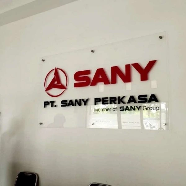 Mengenal Papan Nama Kantor Akrilik: Fungsi, Keunggulan, dan Perannya dalam Branding Perusahaan